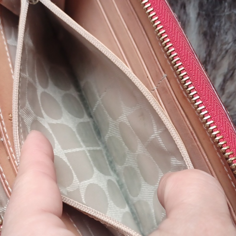 Kate Spade  wallet - Picture 14 of 16